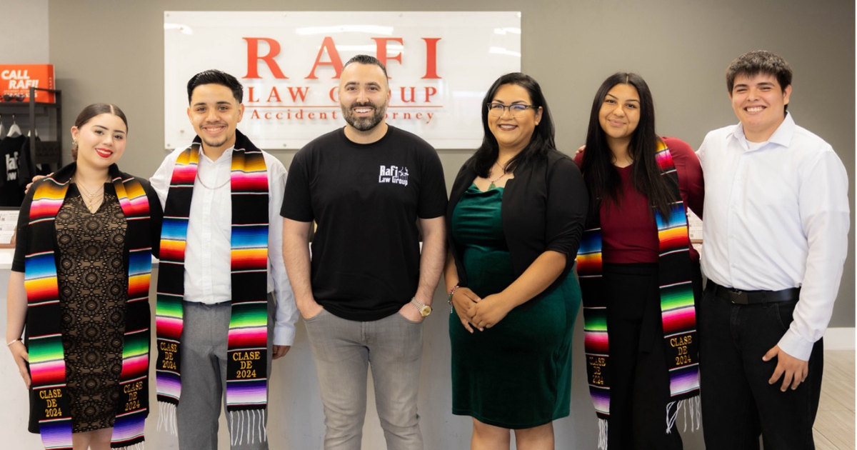 students with Brandon Rafi